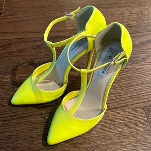 Steve Madden T-Strap Heels